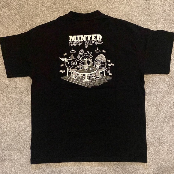 Minted New York Cafe Scene Tee - Picture 3 of 4